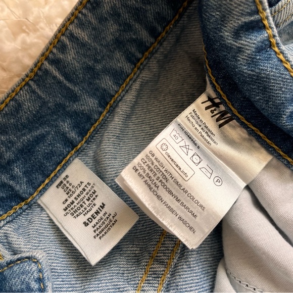 LAST DAY H&M Mom Shorts - Picture 2 of 3